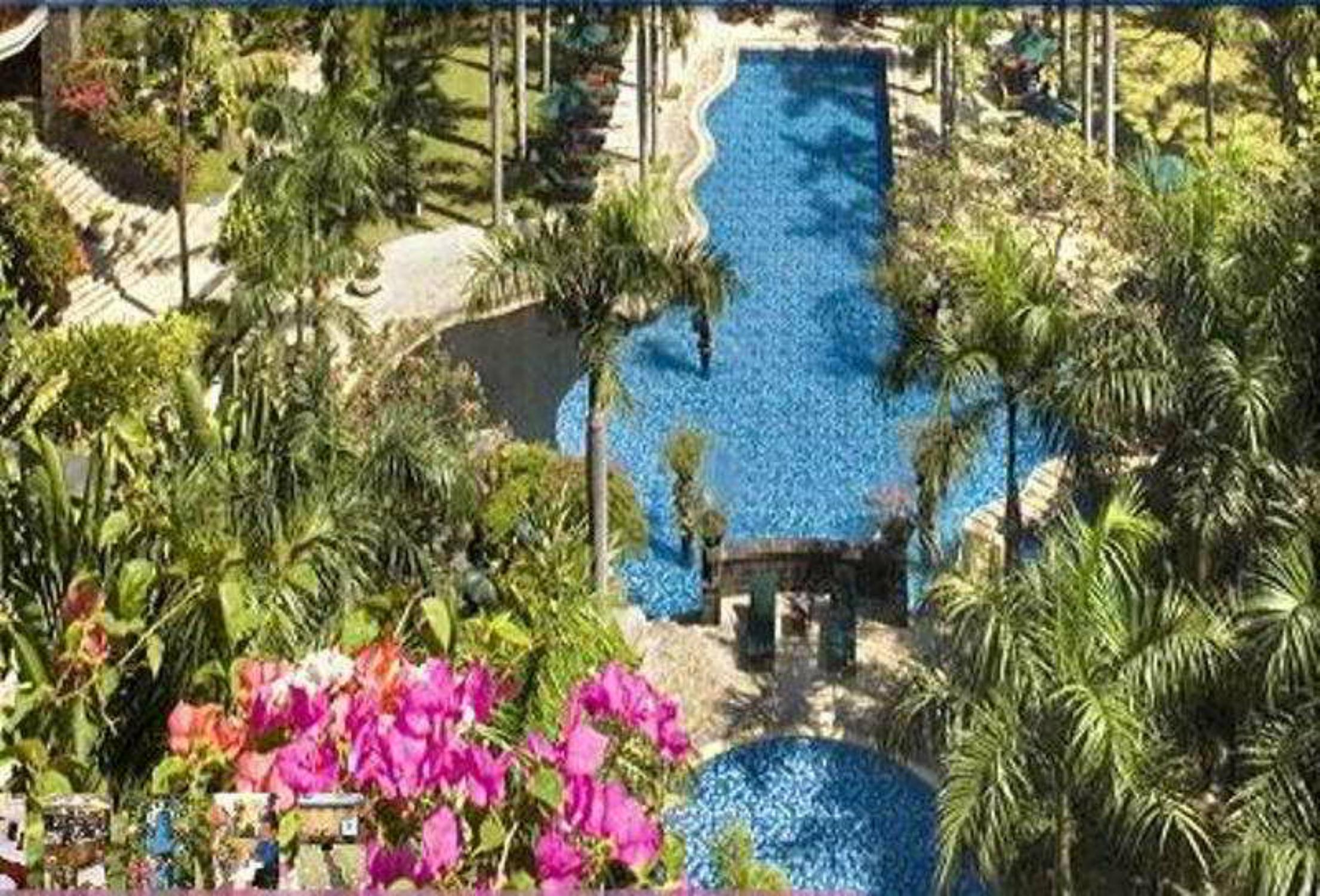 Grand Tropic Suites Hotel Surabaya Eksteriør bilde